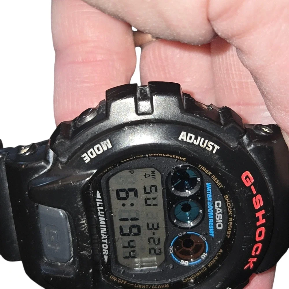 Casio G-Shock DW6900 Digital Watch 3230 Illuminator 200M Water Resist WORKS Read